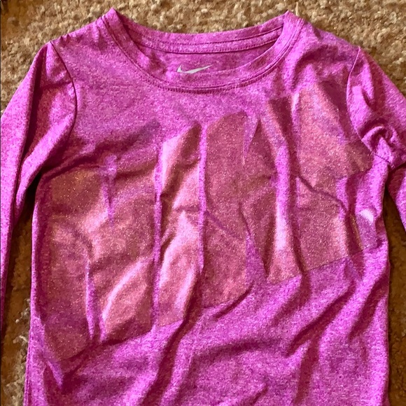 2 girls Nike shirts. - Picture 4 of 4